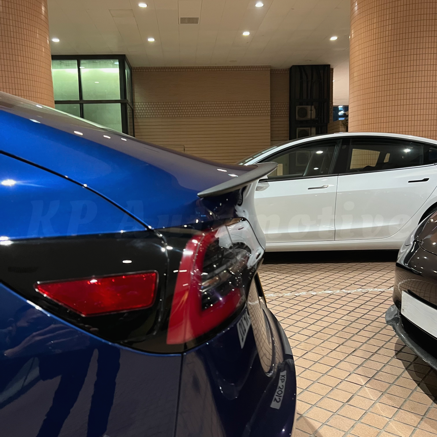 KPA Model 3 霧面碳性能風格擾流板