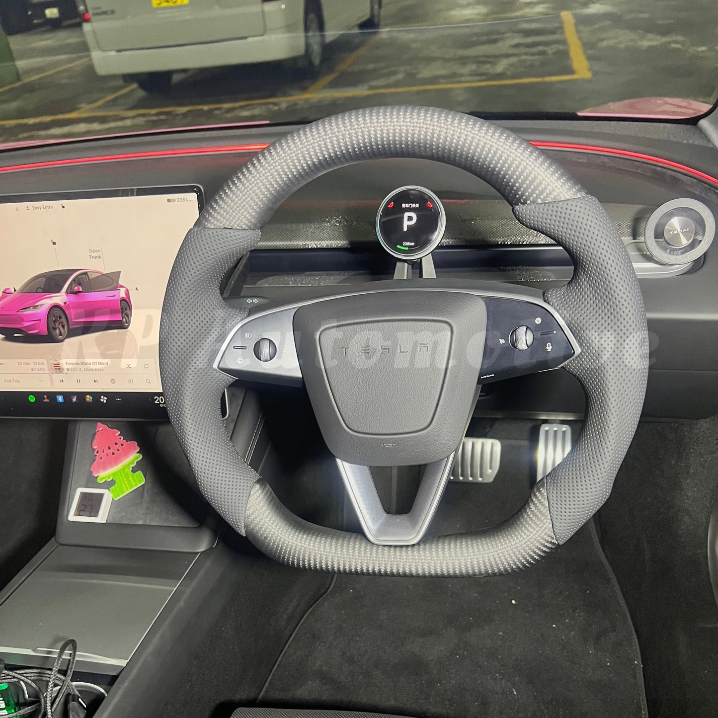 Model 3 亮光碳纖維方向盤（打孔皮革）- 僅限方向盤