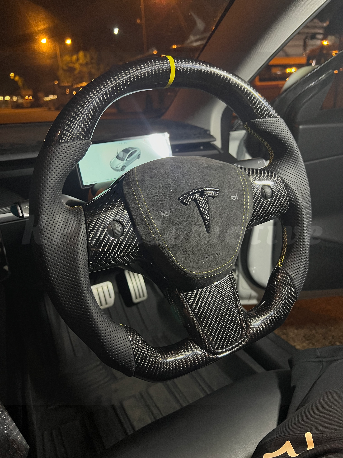 Model Y Gloss Carbon Fiber Steering Wheel (Perforated Leather) - Full Set