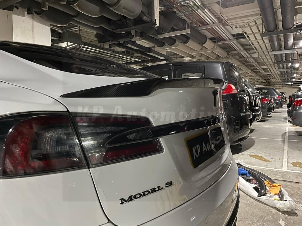 RZ 風格擾流板 - Tesla Model S